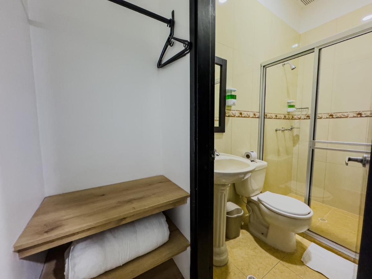 Hotel Plaza Medellin 3*